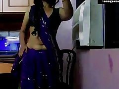 Mallu desi lilly aunty ki chokt ki pyas kaise bhujaye aunty ki puti dasta dekho choot ki aag nikaldi