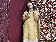 Rupali indian girl in shalwar suit stripping show